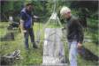Roodbaard grafsteen plaatsing